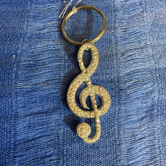 $3 Bundle Only Pave Treble Clef keychain - Picture 1 of 3